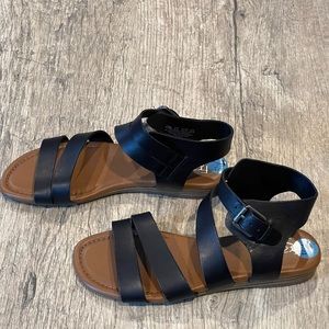 NWT Franco Sarto Black strappy sandal with 3/4 inch wedge Womens size 7 1/2